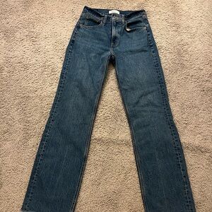 Abercrombie Women's
High Rise 90s Relaxed Raw Hem Jean